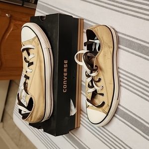 🔥 Almond Chocolate Low Top Converse